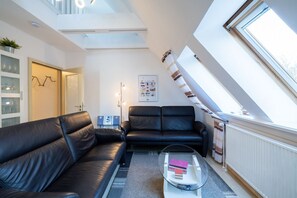 Fernseher, DVD-Player, Stereoanlage