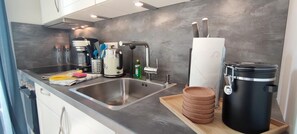 Refrigerador, horno, parrilla de estufa y lavavajillas 