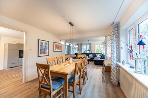 Unclassified image, 3 of 75, button