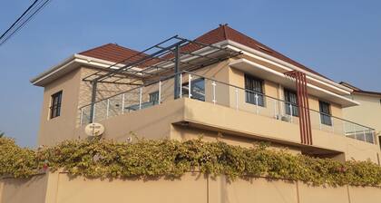 A gated community beautiful house with Wifi, Air conditioning and Hot water.