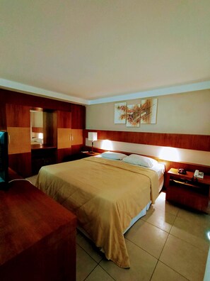 1 bedroom, in-room safe, iron/ironing board, free WiFi