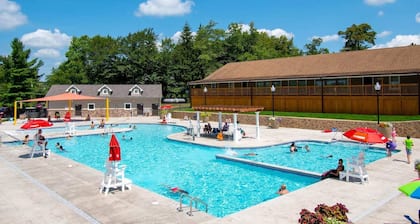 Remodeled 6BD/3BA Home w/AC, Near Top Pocono Attractions & Premier Amenities!