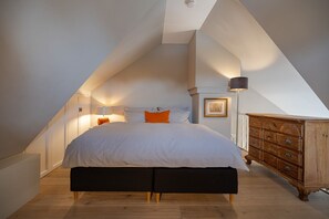 Unclassified image, 3 of 50, button