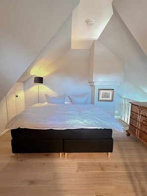 1 soverom, skrivebord, strykejern/-brett og wi-fi