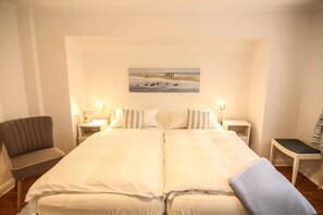 Unclassified image, 4 of 20, button