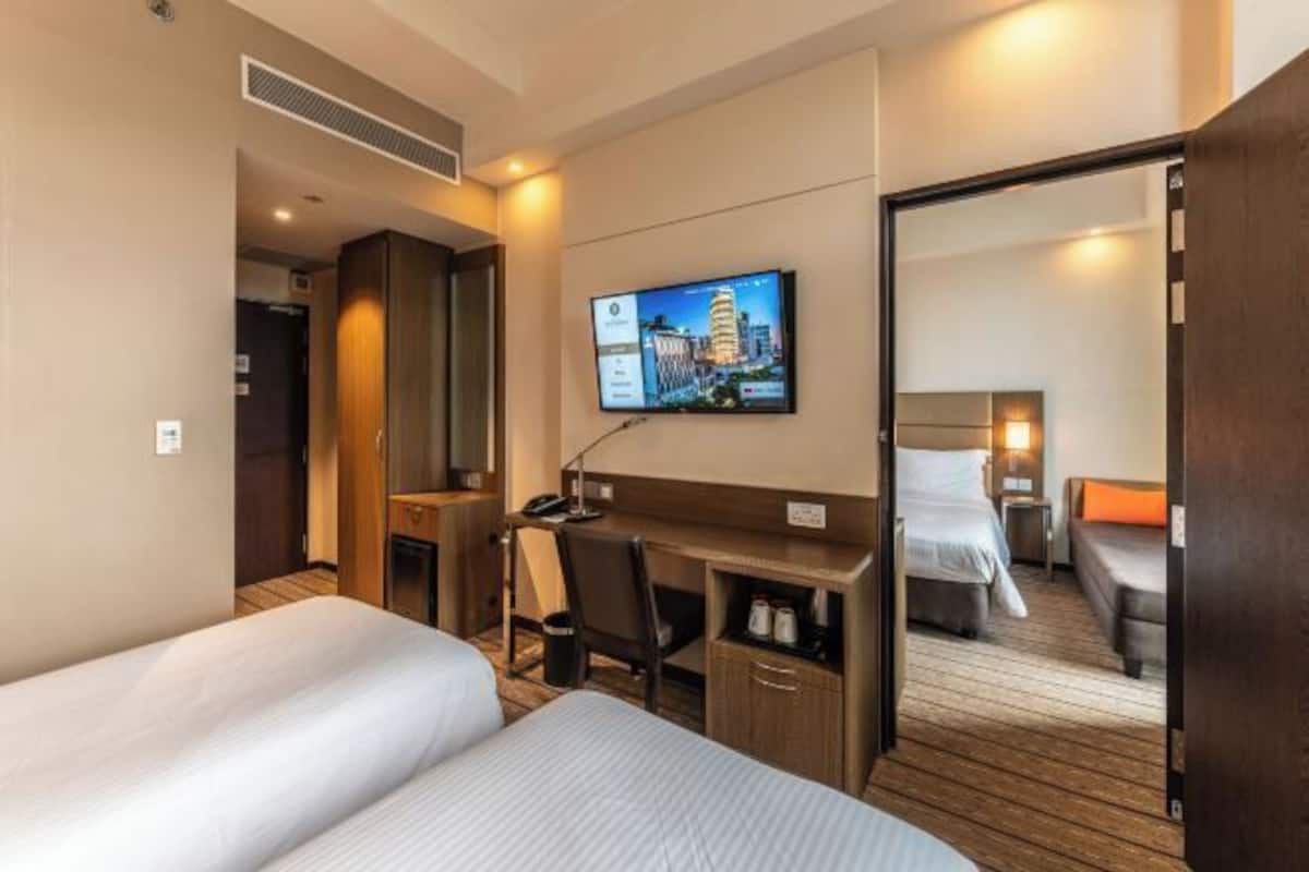 1 bedroom, in-room safe, desk, laptop workspace