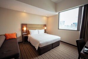 Room, 1 Queen Bed | In-room safe, desk, laptop workspace, blackout curtains - Hotel Traveltine Downtown Singapore, Trademark Collection by Wyndham (Singapore)