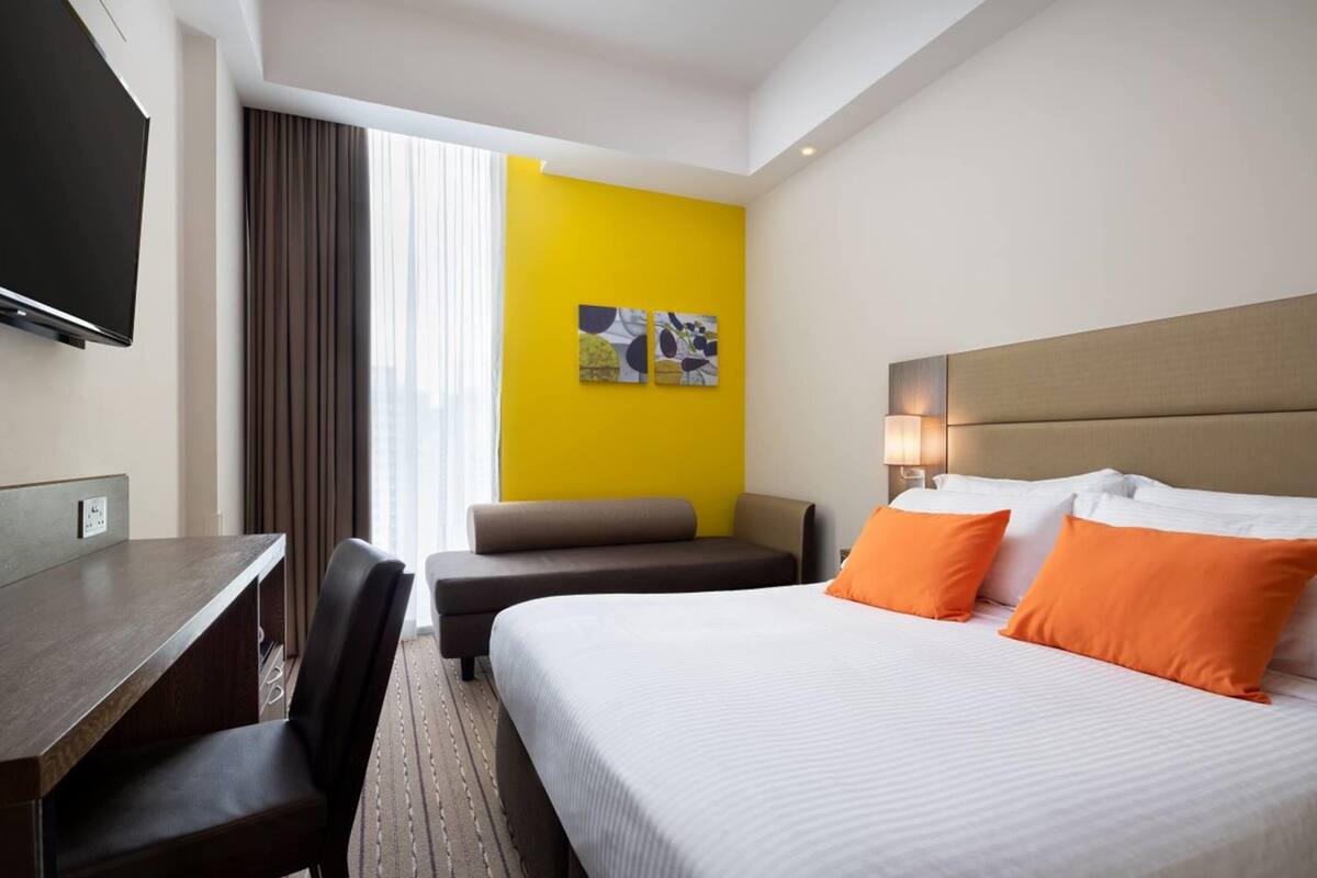 Superior Room, 1 Queen Bed | In-room safe, desk, laptop workspace, blackout drapes