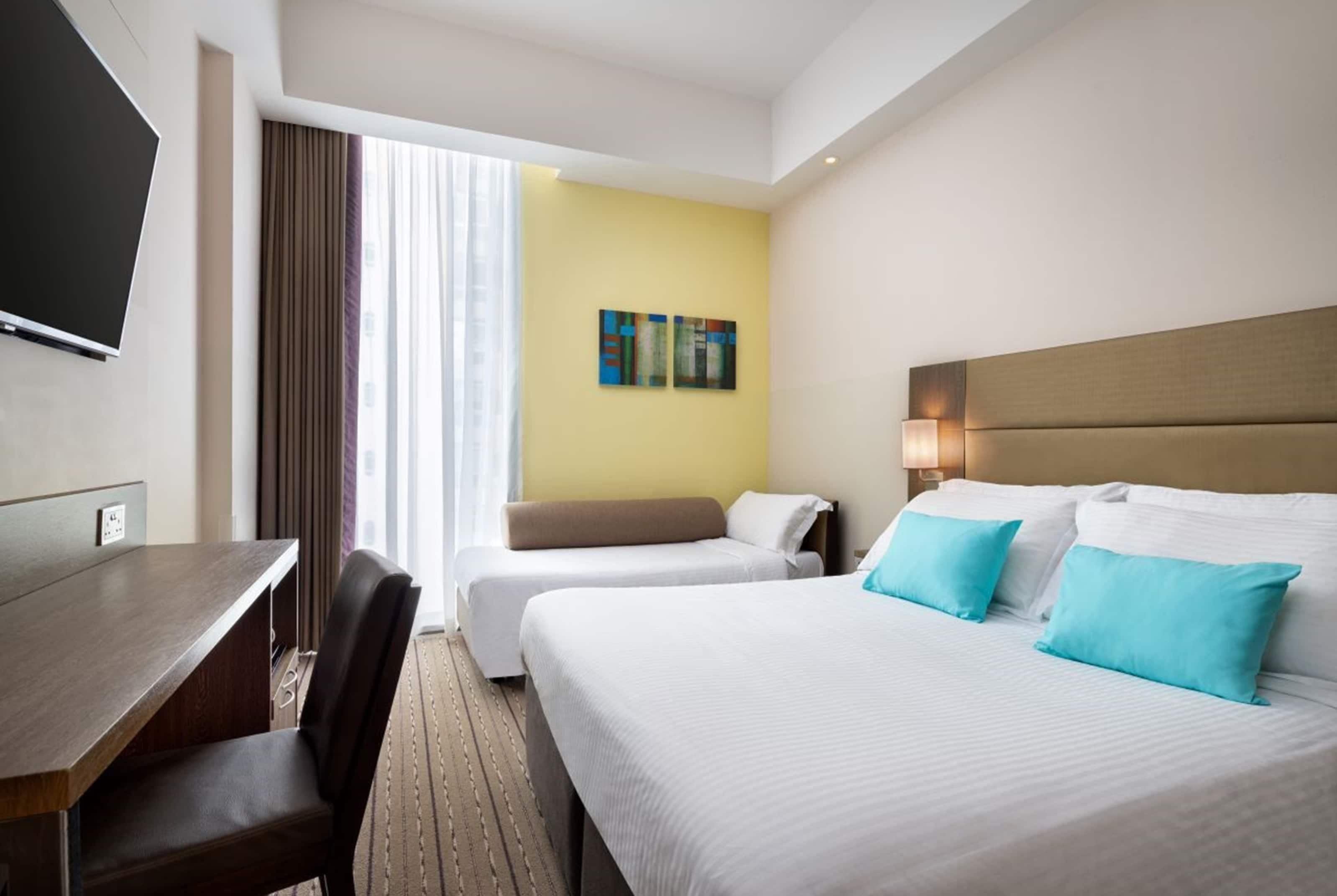 Chambre, 1 grand lit et 1 canapé-lit | Coffres-forts dans les chambres, bureau