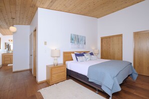 3 bedrooms, iron/ironing board, free WiFi, bed sheets - Condo w/private hot tub, fireplace & community pool/sauna | Hidden Village Hideaway (Big Sky)