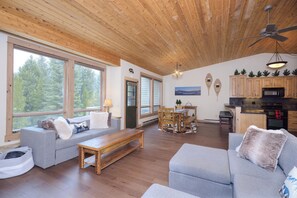TV, fireplace - Home w/fireplace, great views & community hot tub/pool/sauna - Big Game Getaway (Big Sky)