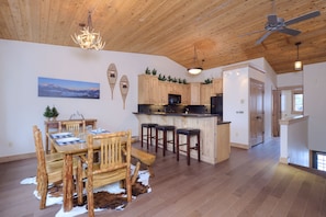 Dining - Home w/fireplace, great views & community hot tub/pool/sauna - Big Game Getaway (Big Sky)