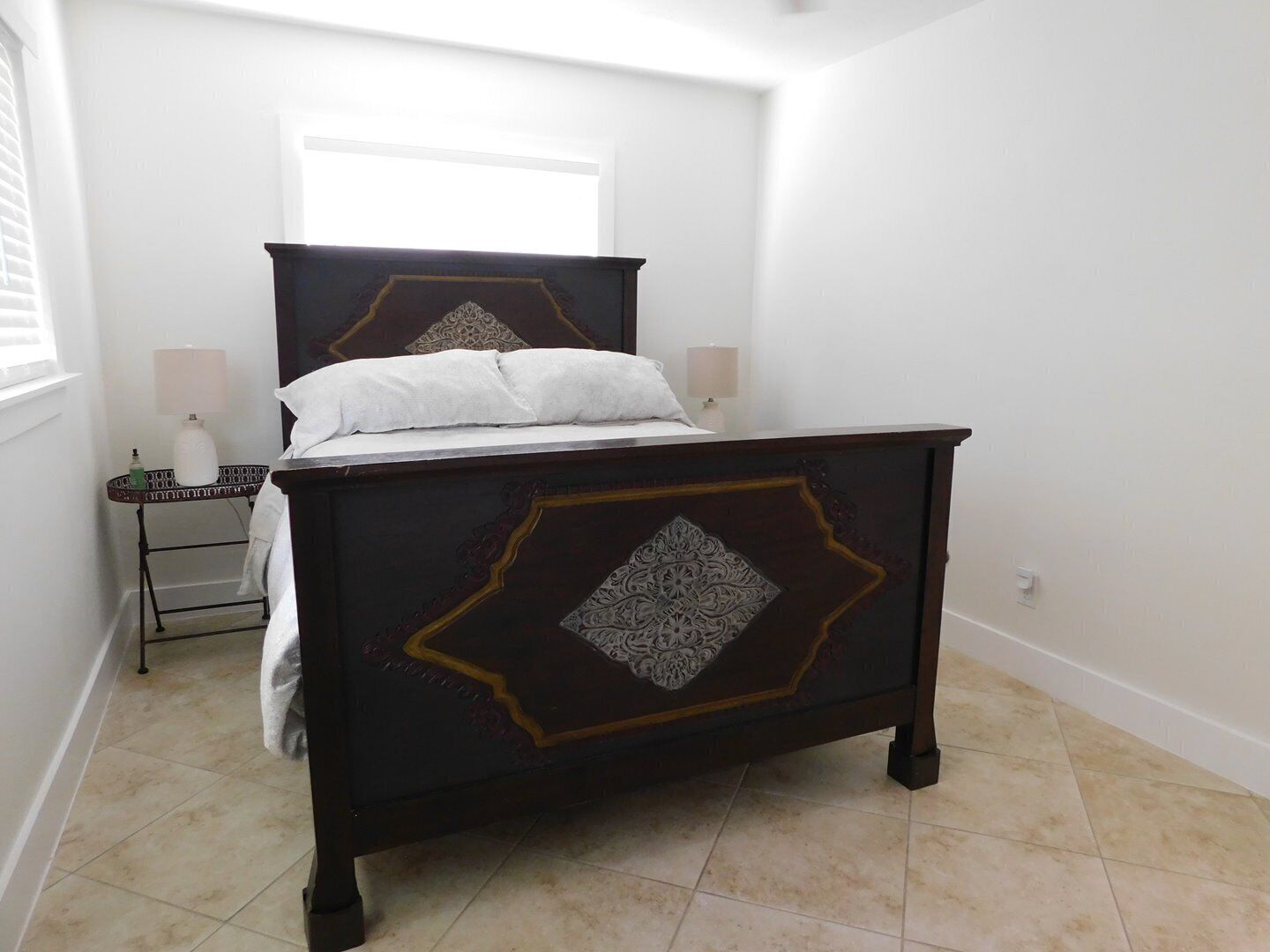 2 chambres, fer et planche à repasser, accès au Wi-Fi (inclus)