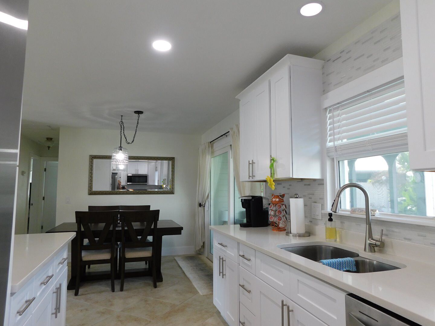 Kylskåp, mikrovågsugn, ugn och spishäll