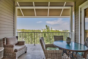 Outdoor dining - 30A! Redfish Village Unit M2-424 is in the heart of it all!! (Santa Rosa Beach)