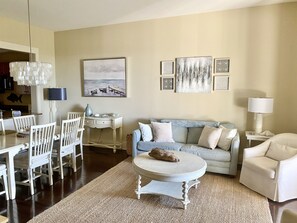 Smart TV - 30A! Redfish Village Unit M2-424 is in the heart of it all!! (Santa Rosa Beach)