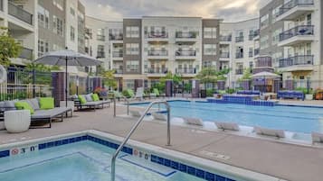 Outdoor pool, a heated pool