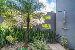 Property grounds - Spora Sunrise Loft – Pools & Beaches Retreat (Los Pargos)