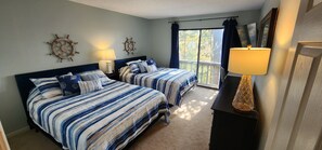 2 habitaciones, escritorio, tabla de planchar con plancha y wifi gratis 