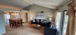 Smart TV, chimenea y videojuegos 