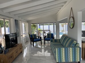 Smart TV - Private Oasis (Oranjestad)