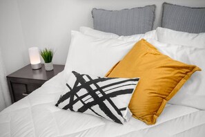 3 bedrooms, iron/ironing board, WiFi, bed sheets