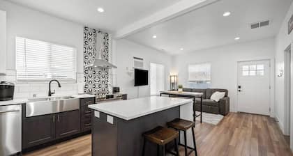 Updated Family Friendly Hillyard Gem NEW HOT TUB!