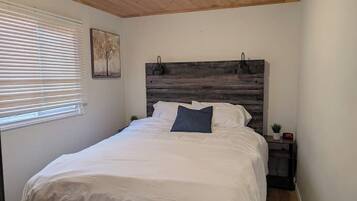 3 chambres, bureau, Wi-Fi gratuit, draps fournis