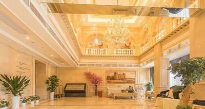Vienna International Hotel (Hubei Yichang East Railway Station Wuyi Square)
