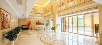 Vienna International Hotel (Hubei Yichang East Railway Station Wuyi Square)