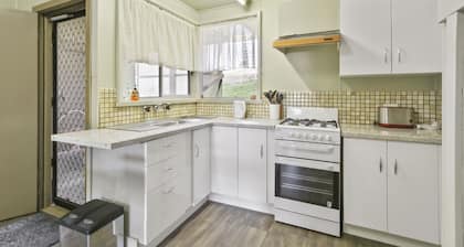 Cute and quaint country cottage in the heart of Omeo Victoria.