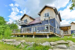 Exterior - ●Waterfront ●Hot-tub ●4-season ●Fishing ●Kayak ●Canoe ●Hiking ●Cross country ski (Thomasburg)