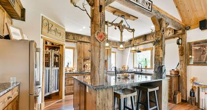 ●Waterfront ●Hot-tub ●4-season ●Fishing ●Kayak ●Canoe ●Hiking ●Cross country ski