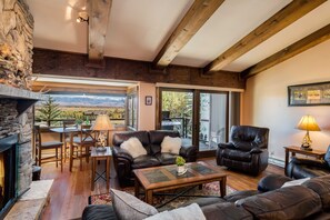 Smart TV, fireplace - Outpost: Snow Ridge 6 - Hot Tub Access! (Teton Village)