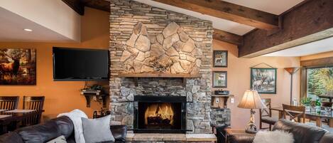 Smart-tv en een open haard