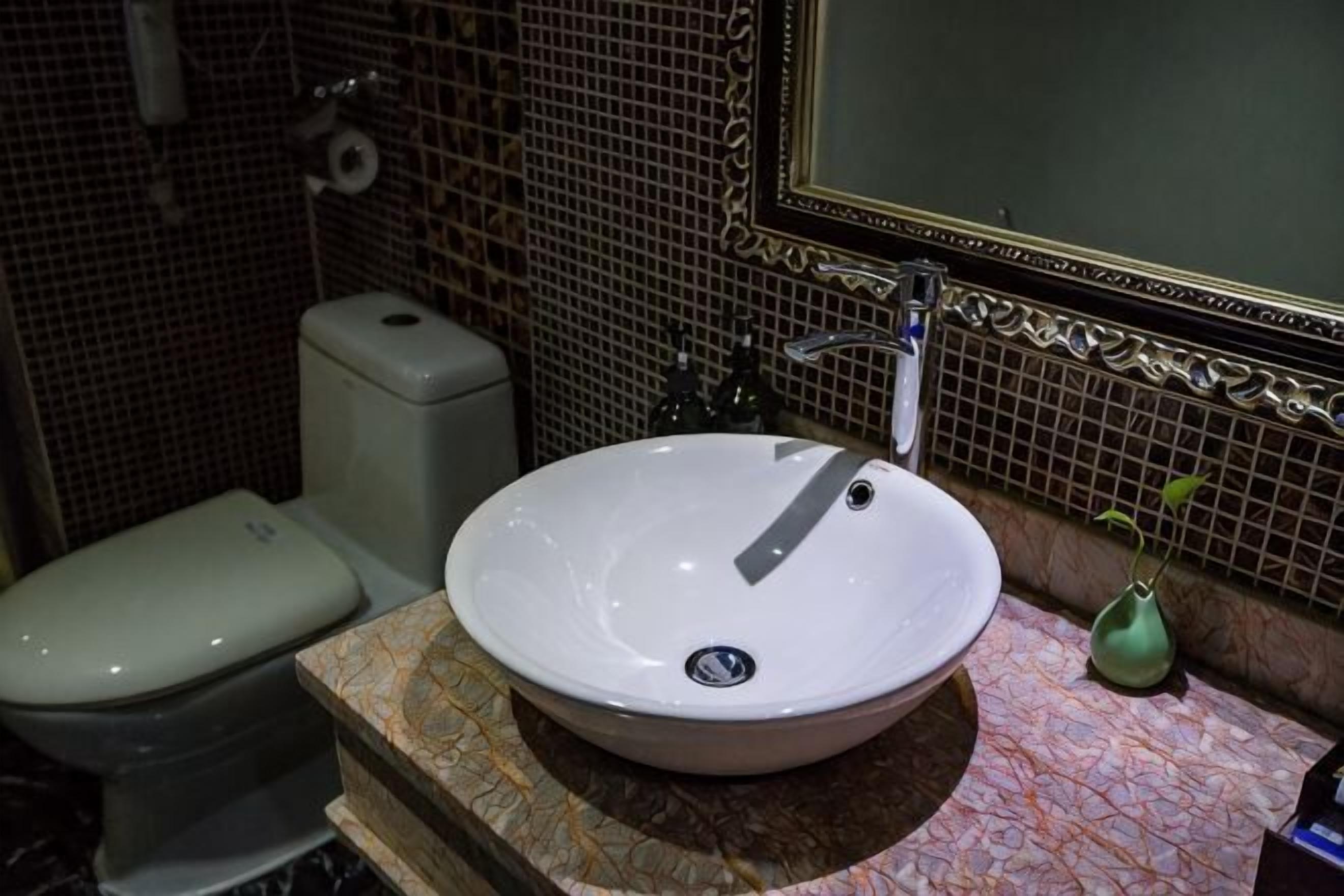Free toiletries, bathrobes