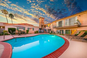 Outdoor pool - Ev charger, Jacuzzi, Pool, Sonos, 5 min walk Beach, 8 min drive to Legoland, (Oceanside)