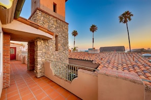 Terrace/patio - NEW ⚡️ Casa de Luna (Oceanside)