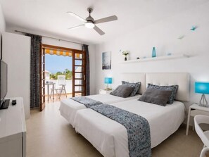 1 bedroom, bed sheets