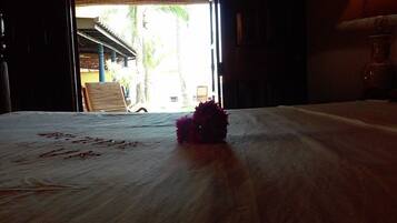 5 bedrooms, iron/ironing board, free WiFi, bed sheets