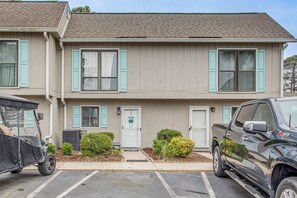 Exterior - Patio & Balcony! NMB Townhome < 2 Mi to Shore (North Myrtle Beach)