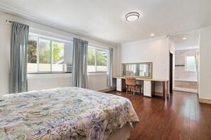 3 habitaciones, escritorio, tabla de planchar con plancha y wifi gratis 