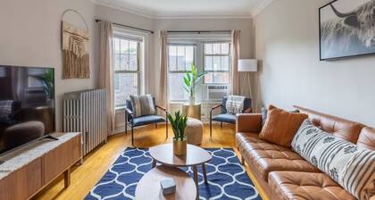 🌟Spacious|Inviting 2BR Heart of Lively Lincoln Sq🌟