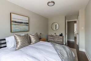 2 chambres, fer et planche à repasser, accès au Wi-Fi (inclus)