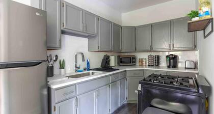 ✨Rustic Studio Apartment Heart of Lincoln Square✨