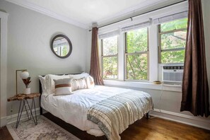 1 soverom, strykejern/-brett, wi-fi (inkludert) og sengetøy