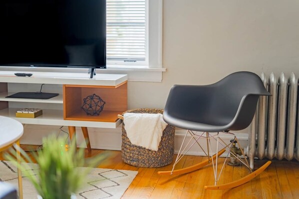 Interior - ✨|Beautiful|Comfy|1br|✨LincolnSq.|Near Wrigley| ✨ (Chicago)