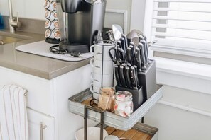 Interior - 🌟Homey|Snuggly|Modern|1BR Lakeview - Near Wrigley🌟 (Chicago)