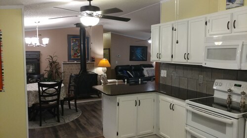 3bd Riverhouse