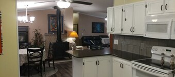 3bd Riverhouse